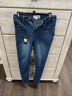 Fashion Nova Women’s Skinny Jeans — Dark Blue Wash